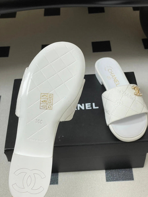 CC 26s Flat Sandals White Canvas Sheepskin Double C 649510