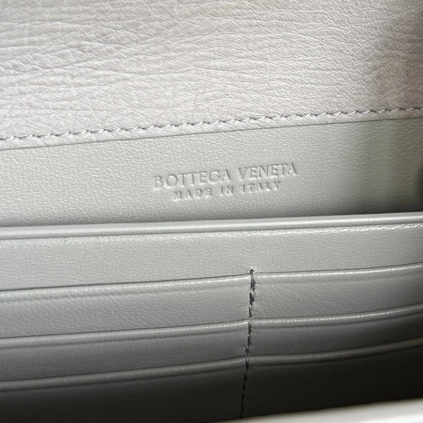 Bottega Veneta 2026 Andiamo Clutch 31cm Light Gray Ostrich Leather 136971