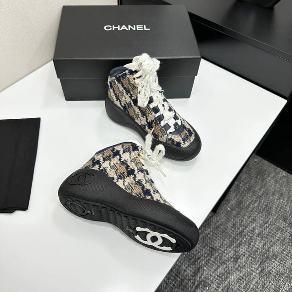 CC 26s Casual Sneakers Black Blue Beige Fabric Sheepskin 626366