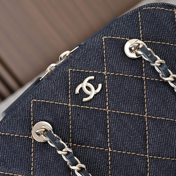 CC 2026 Chain Clutch Bag 19.5cm Blue Denim Leather 140656