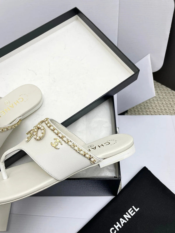 CC 26s Thong Sandals White Sheepskin 645323