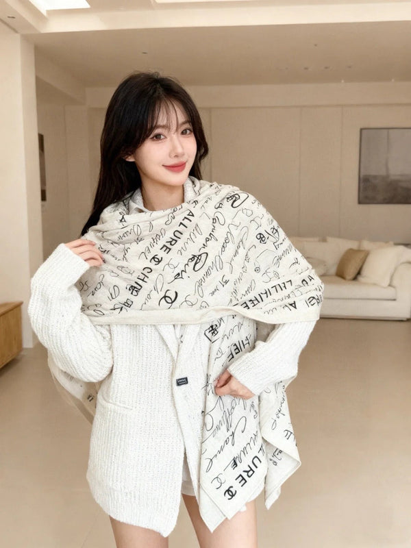 CHANEL 25S SCARF 135 CM IN CASHMERE SILK 943693