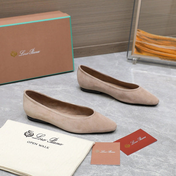 Classic Ballet Shoes In Beige Suede