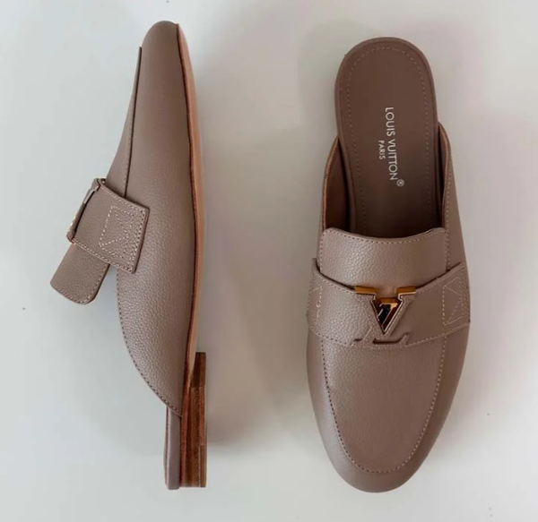 LV 25C LV Capri Open Back Loafer Cream Wrinkled Cowhide 219928