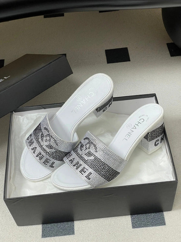 CC 26s Sandals 70 White Gray Sheepskin Rhinestones 649512