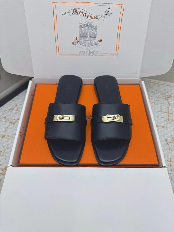 HM 26ss Oasis Sandals Black Sheepskin Gold Buckle 625158