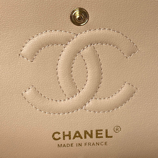 Medium Classic Flap Bag 23cm Salmon Caviar Gold Hardware