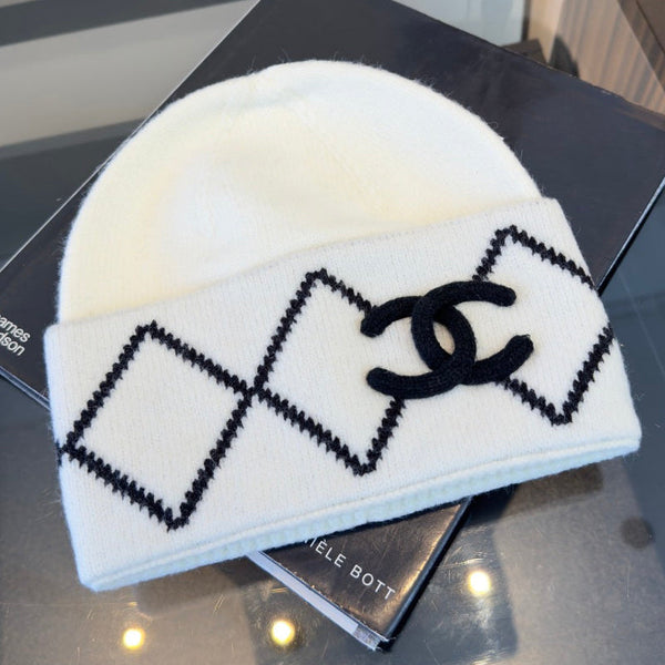 CC Knitted White Beanie 498087