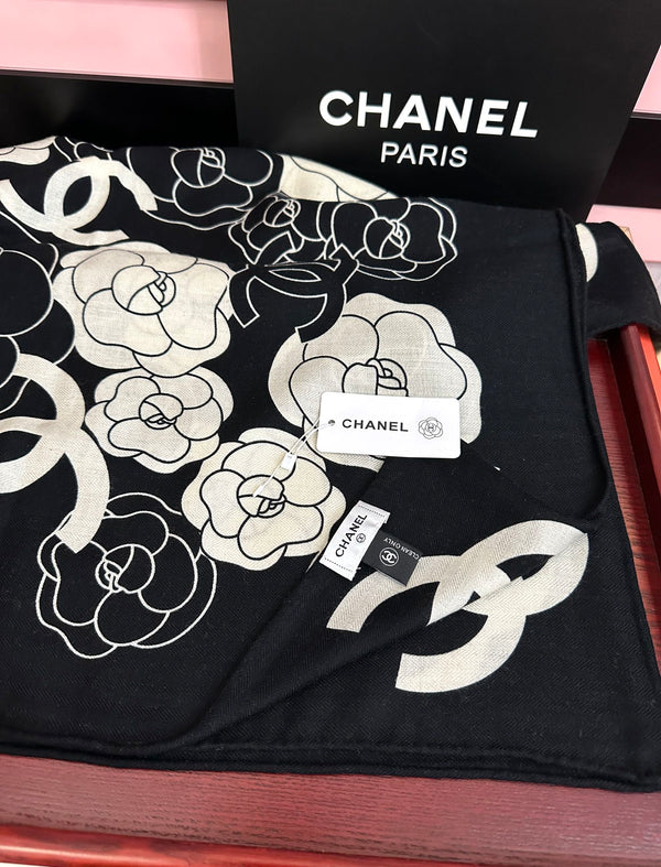 CC 25 Scarf 140cm Black and White Silk Cashmere 825604