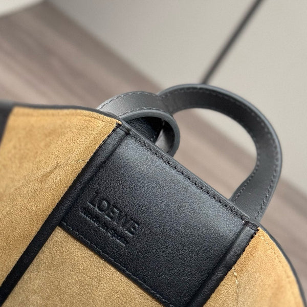 Loewe Hammock 21 Handbag in Black Calfskin 274143
