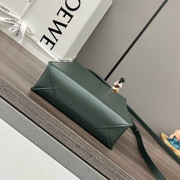 LOE Standard A5 Tote bag in Glossy Green Calfskin Leather 274271