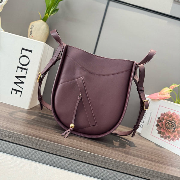 Loewe Hammock 21 Handbag in Red Calfskin 274146