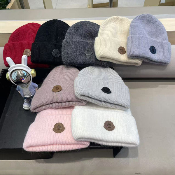 Moncler Classic White Knit Hat in Cashmere 980190