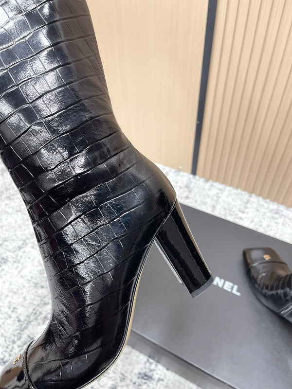 CHANEL Fall/Winter Chelsea Black High Boots in Cowhide 591402