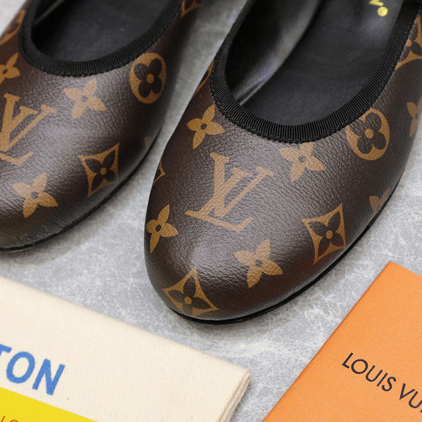 LV 25C Romy Flat Caramel Brown Monogram Sheepskin 600771