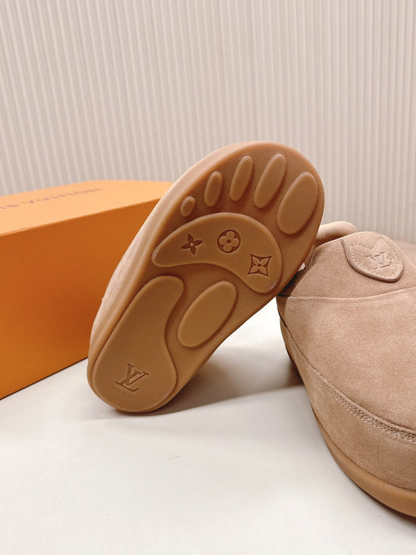 LV x Nigo Collaboration Yeti Sneakers Beige in Suede Cowhide Leather 600794
