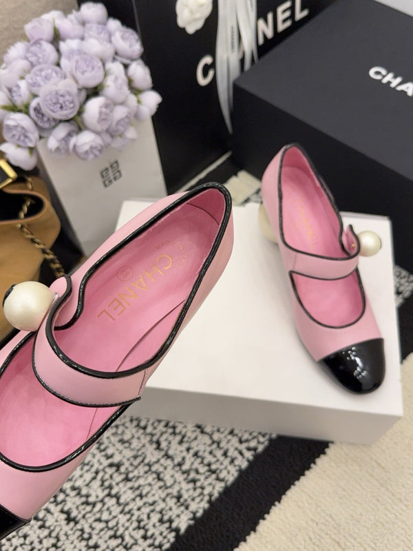 CC Pearl Heel with Rhinstone Clasp Mary Janes Pink Cowhide 602355