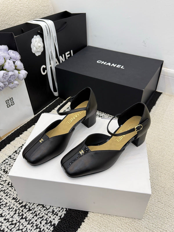Chanel Classic Mary Janes Black in Patent Leather 602168