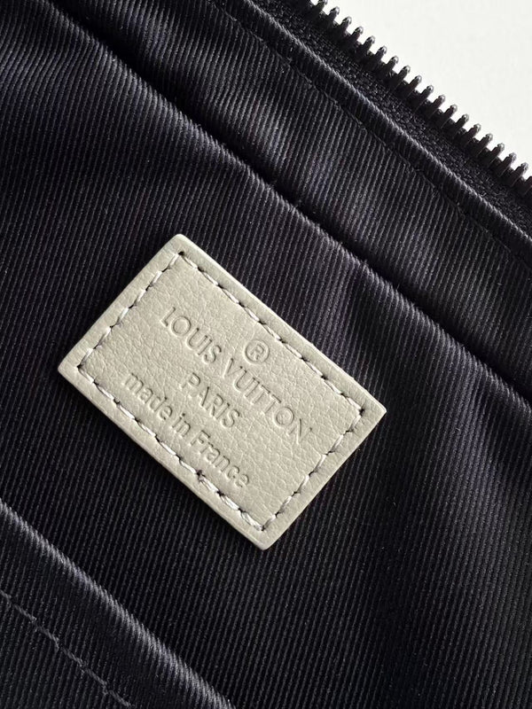 TRIO MESSENGER 25 IN GRAY MONOGRAM SHADOW CALFSKIN