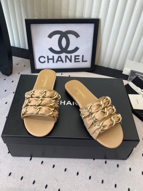 Chanel Early Spring Chain Slippers Beige in Lambskin 611716