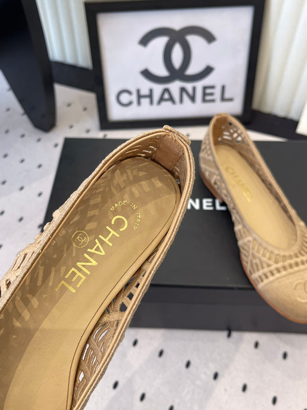 Chanel Ballet Flats Beige in Woven Raffia 611583