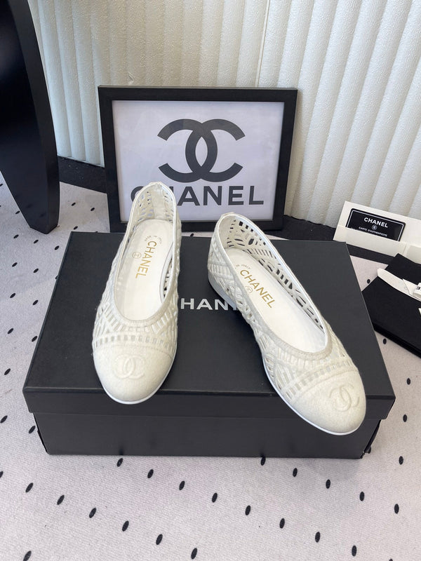 Chanel Ballet Flats White in Woven Raffia 611582