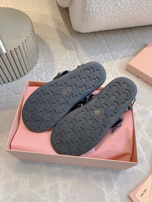 Miu Flip-flot Flat Sandal Black in Cowhide 615338
