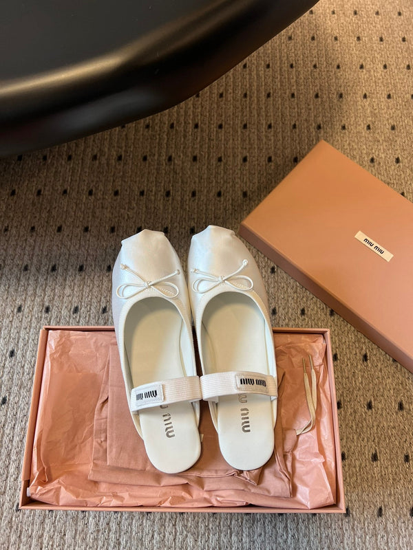 Miu Miu 26 Ballet Flats White in Silk 614470