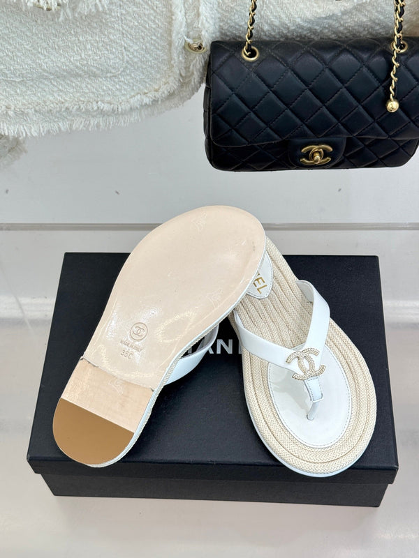 Chanel 26C Hemp Rope Sole Double C Flip-Flops White in Sheepskin 615959