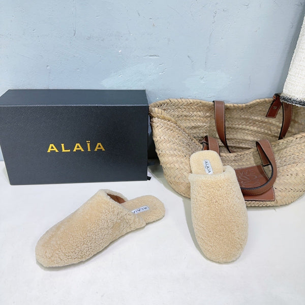 ALAIA 25 Fur Mule Slipper Cream in Lambswool 629518