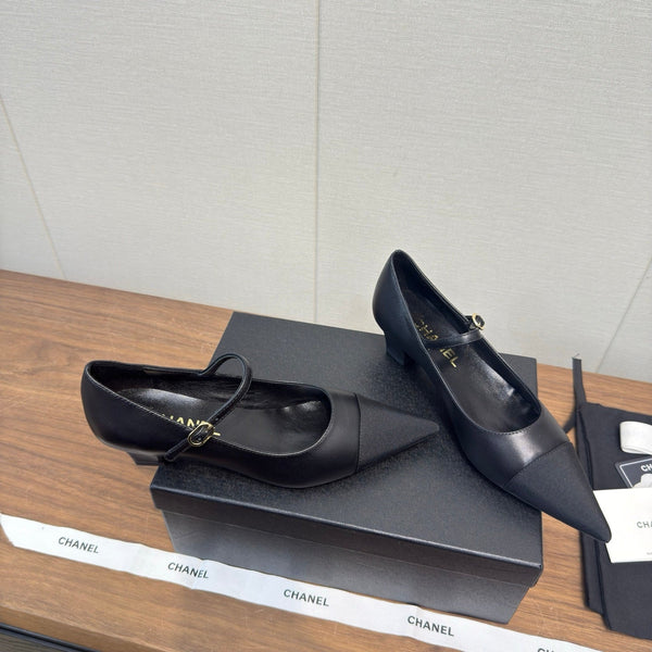 Chanel 26 Pointed-Toe Low Heel 25 Mary Janes Black in Cowhide Fabric 632188