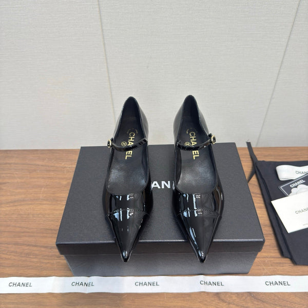 Chanel 26 Pointed-Toe Low Heel 25 Mary Janes Black in Patent Leather 632186
