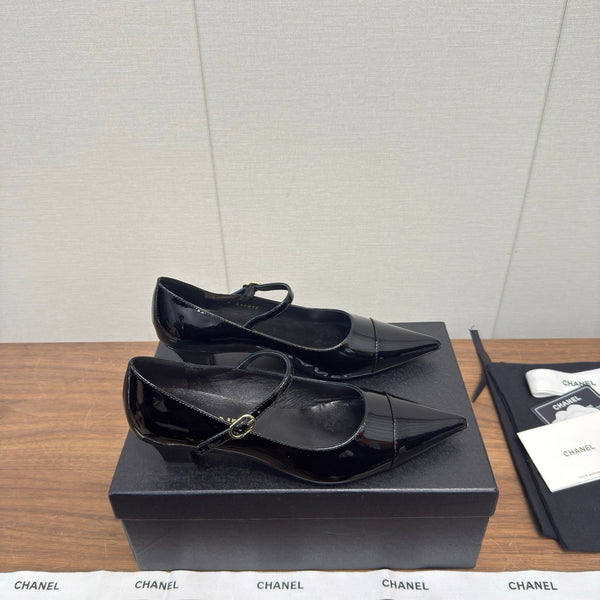 Chanel 26 Pointed-Toe Low Heel 25 Mary Janes Black in Patent Leather 632186