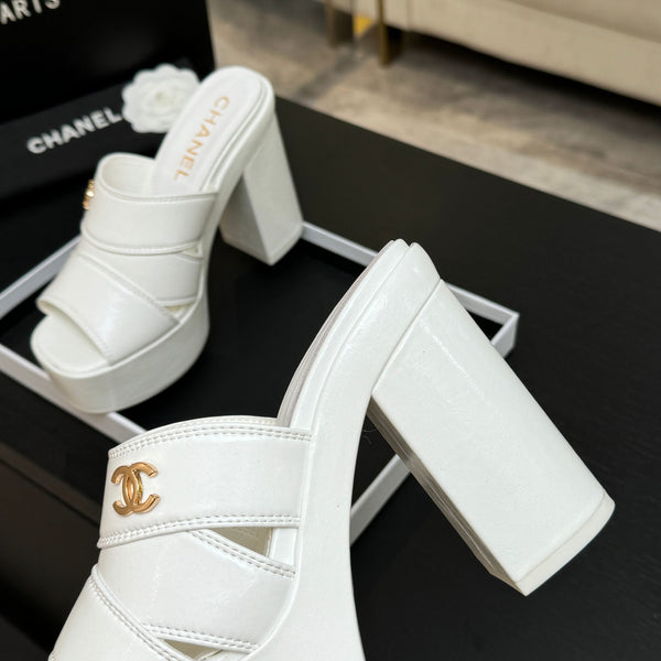 Chanel 2026 Runway Platform High-Heeled 12.5cm Sandals White in Cowhide 673056