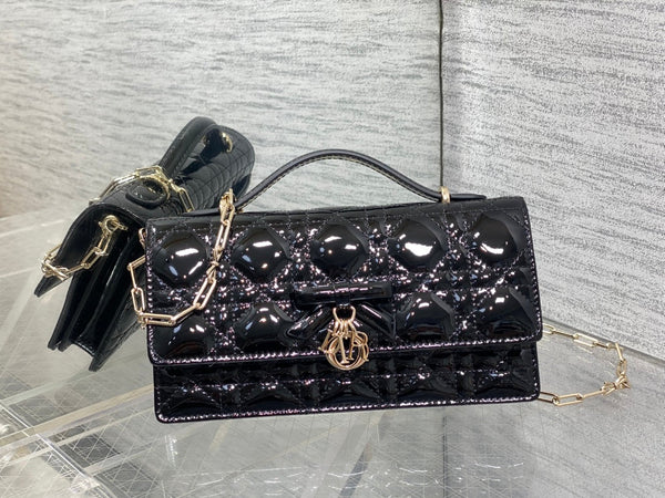 Dior 26 Bow Pearl Chain Clutch In Black Glossy Lambskin GHW