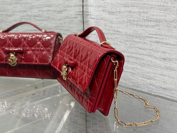 Dior 26 Bow Pearl Chain Clutch In Red Glossy Lambskin GHW