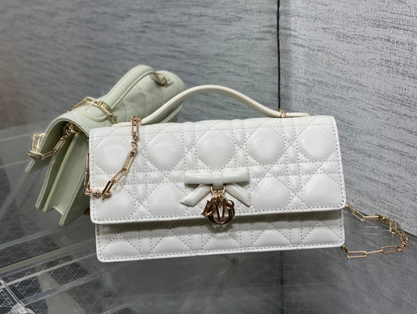 Dior 26 Bow Pearl Chain Clutch White Lambskin GHW
