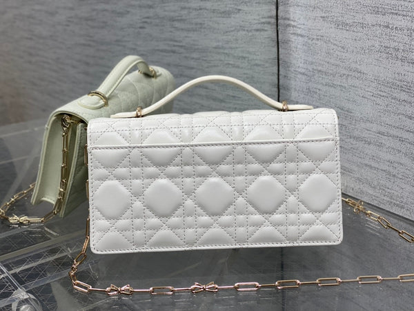 Dior 26 Bow Pearl Chain Clutch White Lambskin GHW