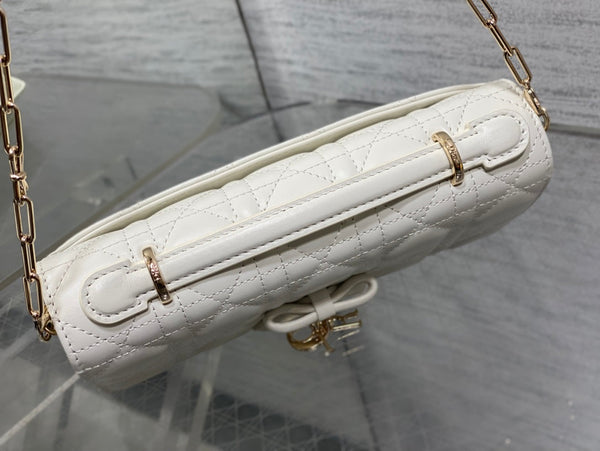 Dior 26 Bow Pearl Chain Clutch White Lambskin GHW