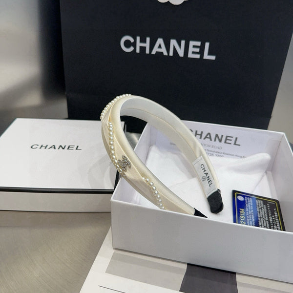 Chanel Pearl Headband White in Cloth 201962