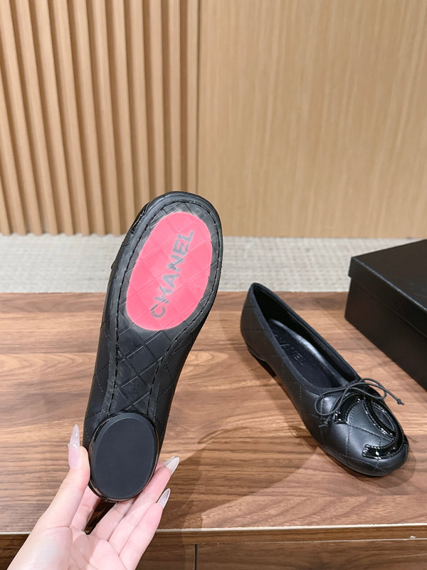 Chanel Vintage Cambon Ballet Flats Black in Lambskin 692526