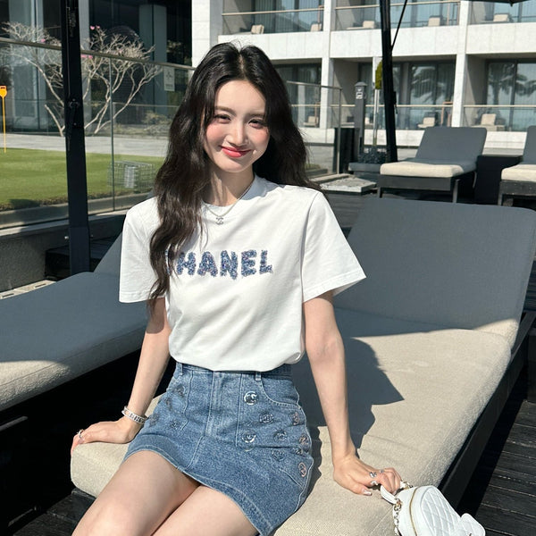 Chanel 26 Appliqué Embroidered White T-shirt in Cotton 251605