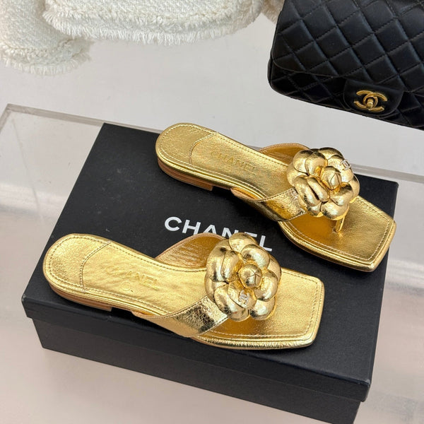 Chanel 26 Camellia Flip-Flops Gold in Cowhide 706390