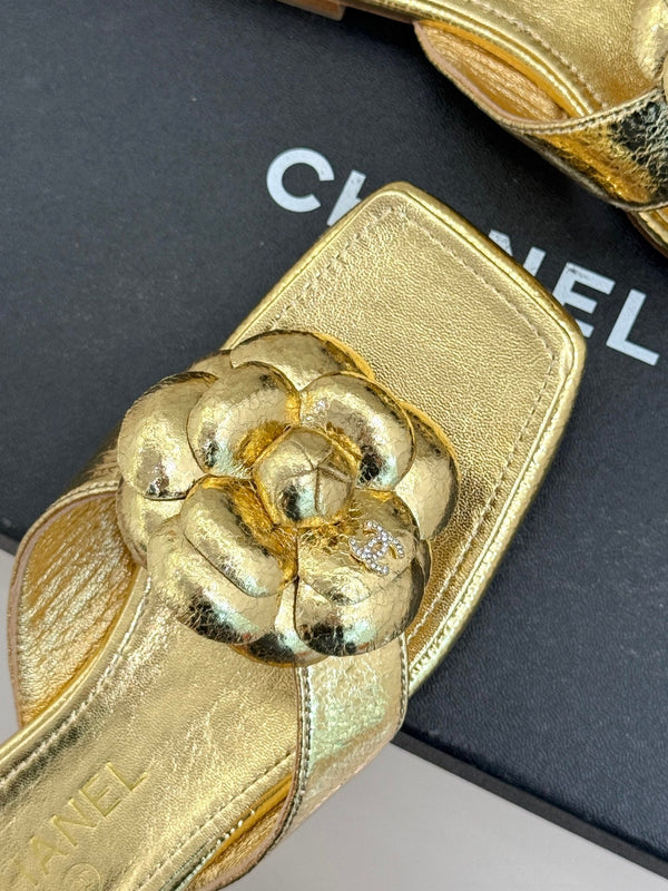 Chanel 26 Camellia Flip-Flops Gold in Cowhide 706390