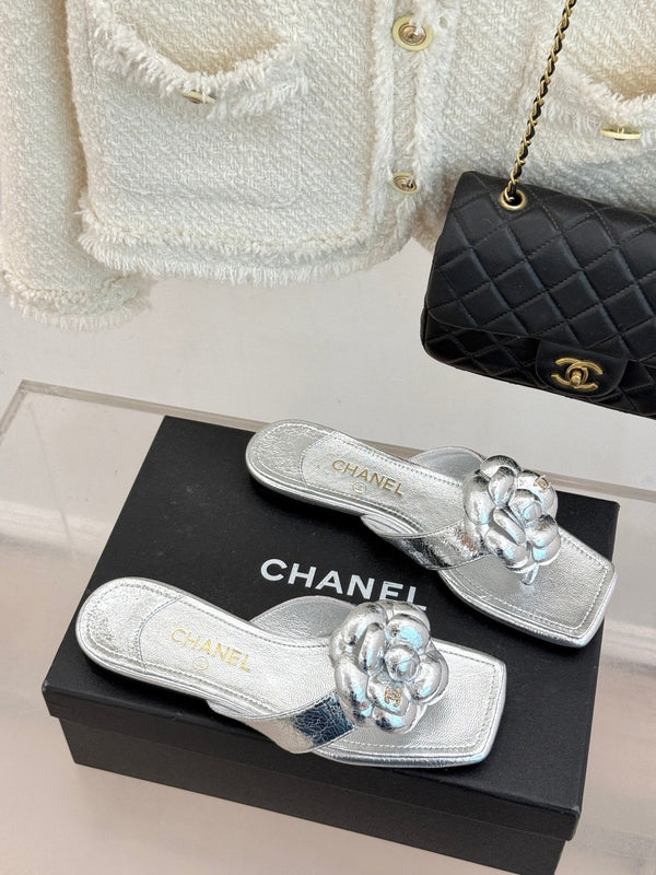Chanel 26 Camellia Flip-Flops Silver in Cowhide 706389