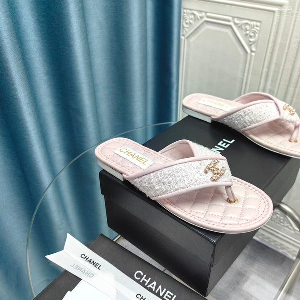 Chanel 26P Flip-Flops Light Pink in Woven 712317