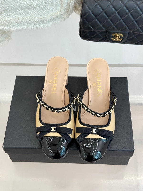 Chanel Double C Bow Chain Slingback Beige Black in Cowhide 717778