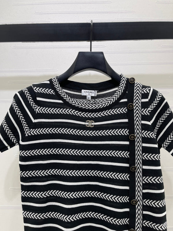 Chanel 26 Short-sleeved Top Black in Nitrile Cotton 373098