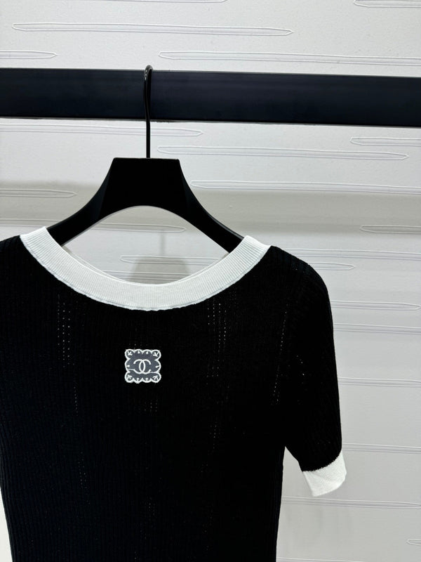 Chanel Short-Sleeve T-Shirt Black in Wool 373088