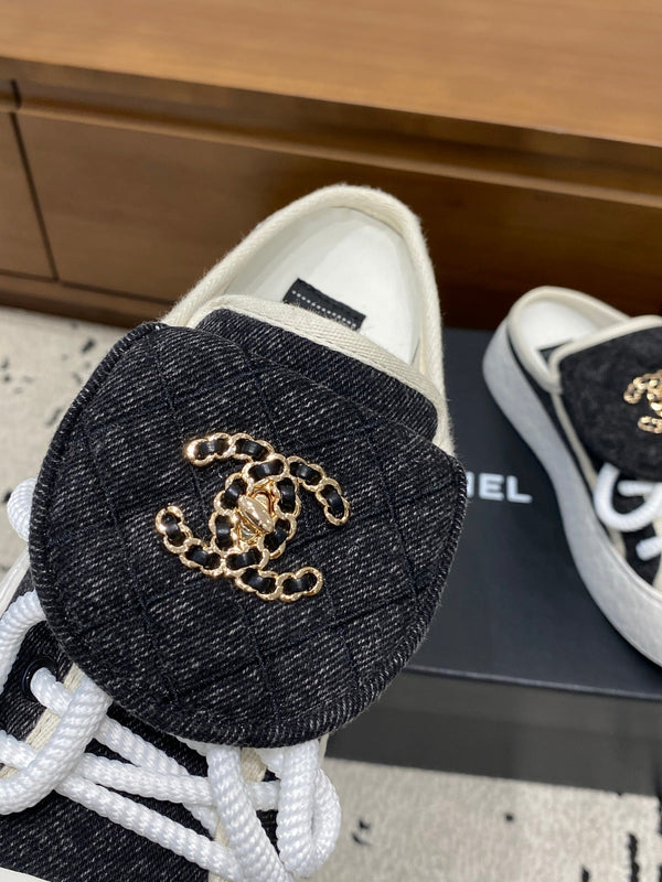 Chanel 26 Mules Casual Black White in Fabric 729327